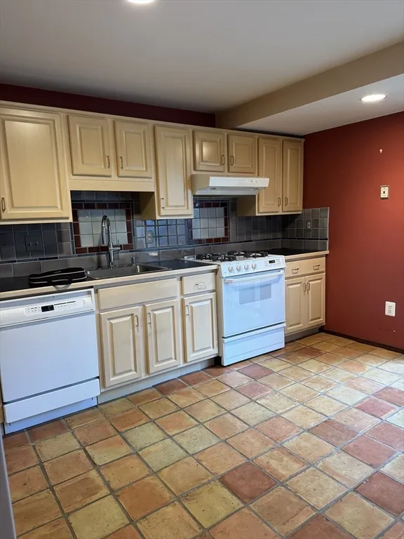 445 Old Stone Brk, Acton