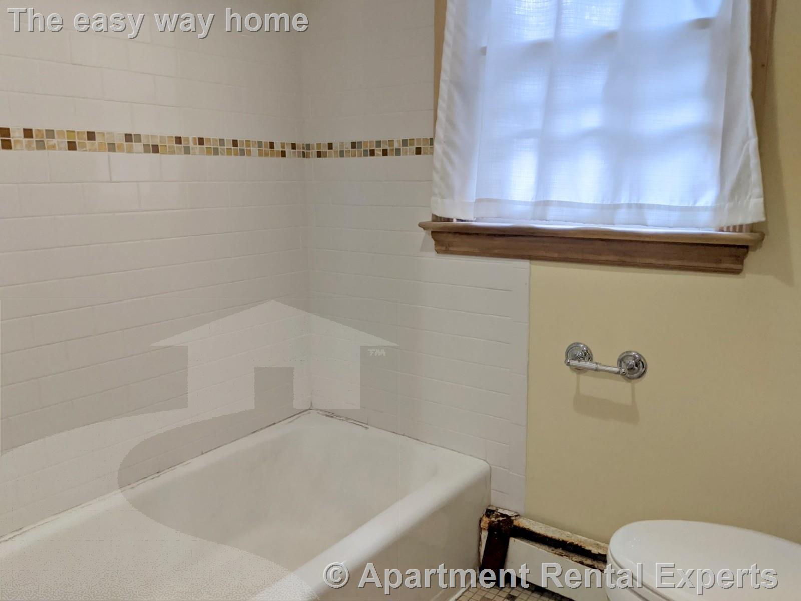 400 Walden St, Huron Village