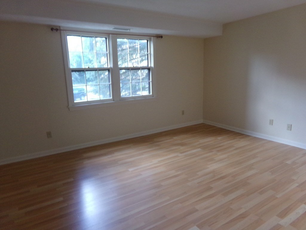 203 Apache Way, Tewksbury