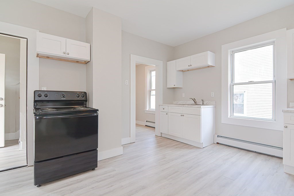 979 Dwight St, Holyoke