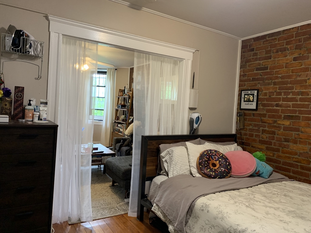 380 Riverway, Mission Hill