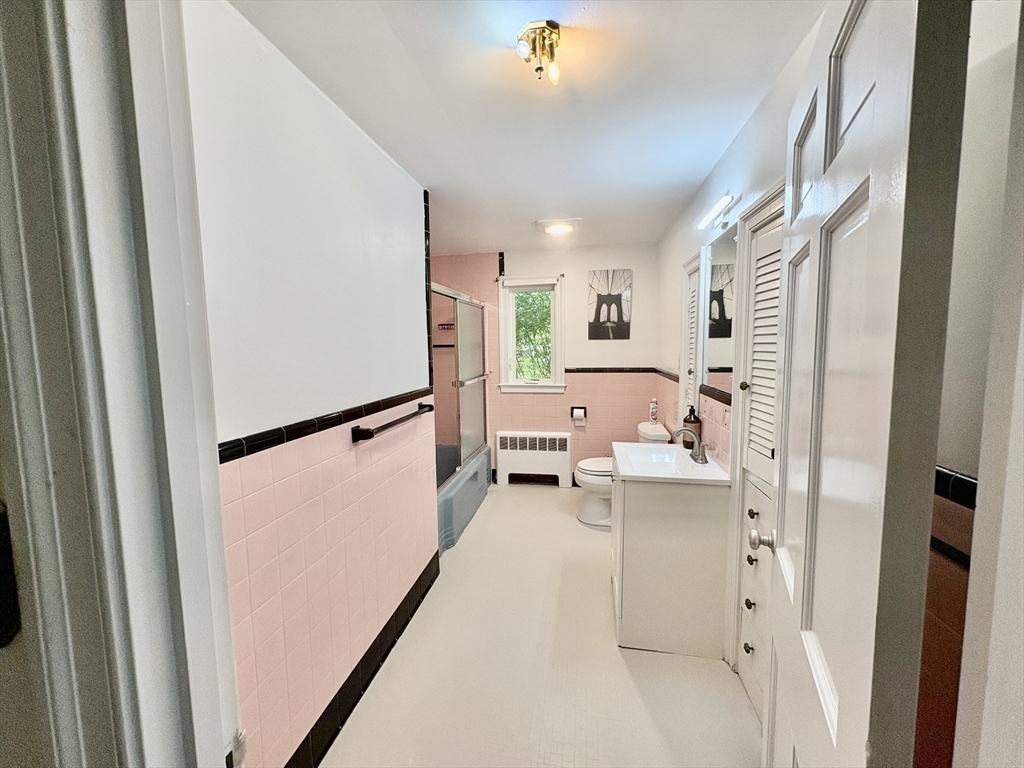 379 Newton St, Chestnut Hill