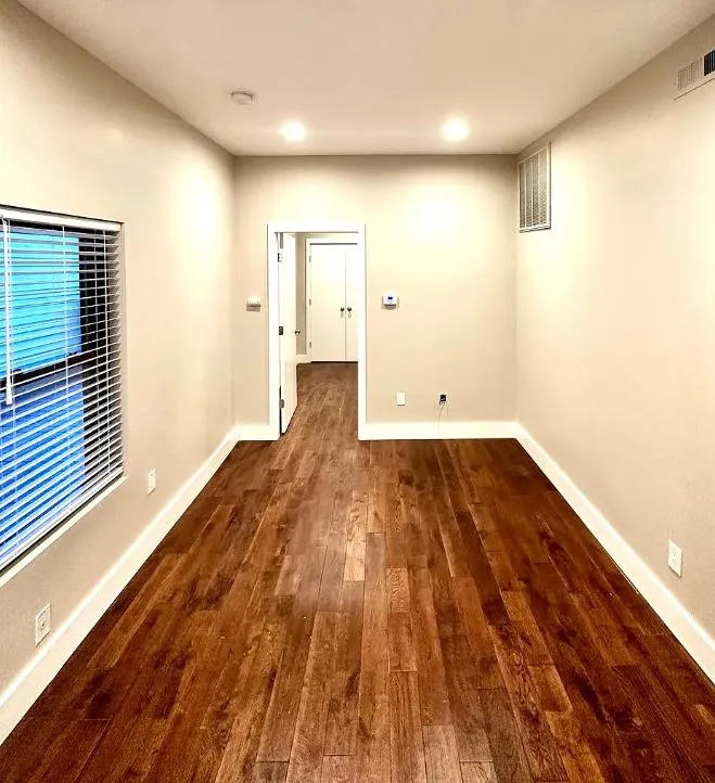 656 Saratoga St, East Boston