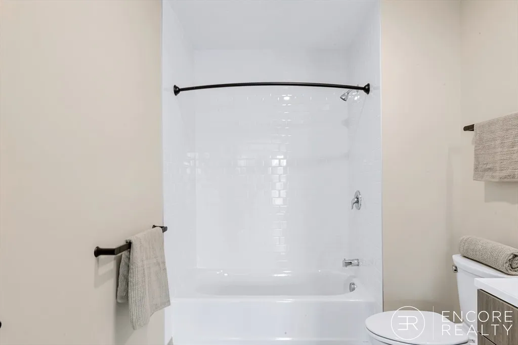 375 Cummins Highway, Roslindale