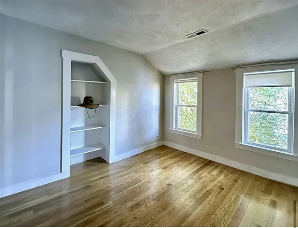 14 Dow St, West Somerville