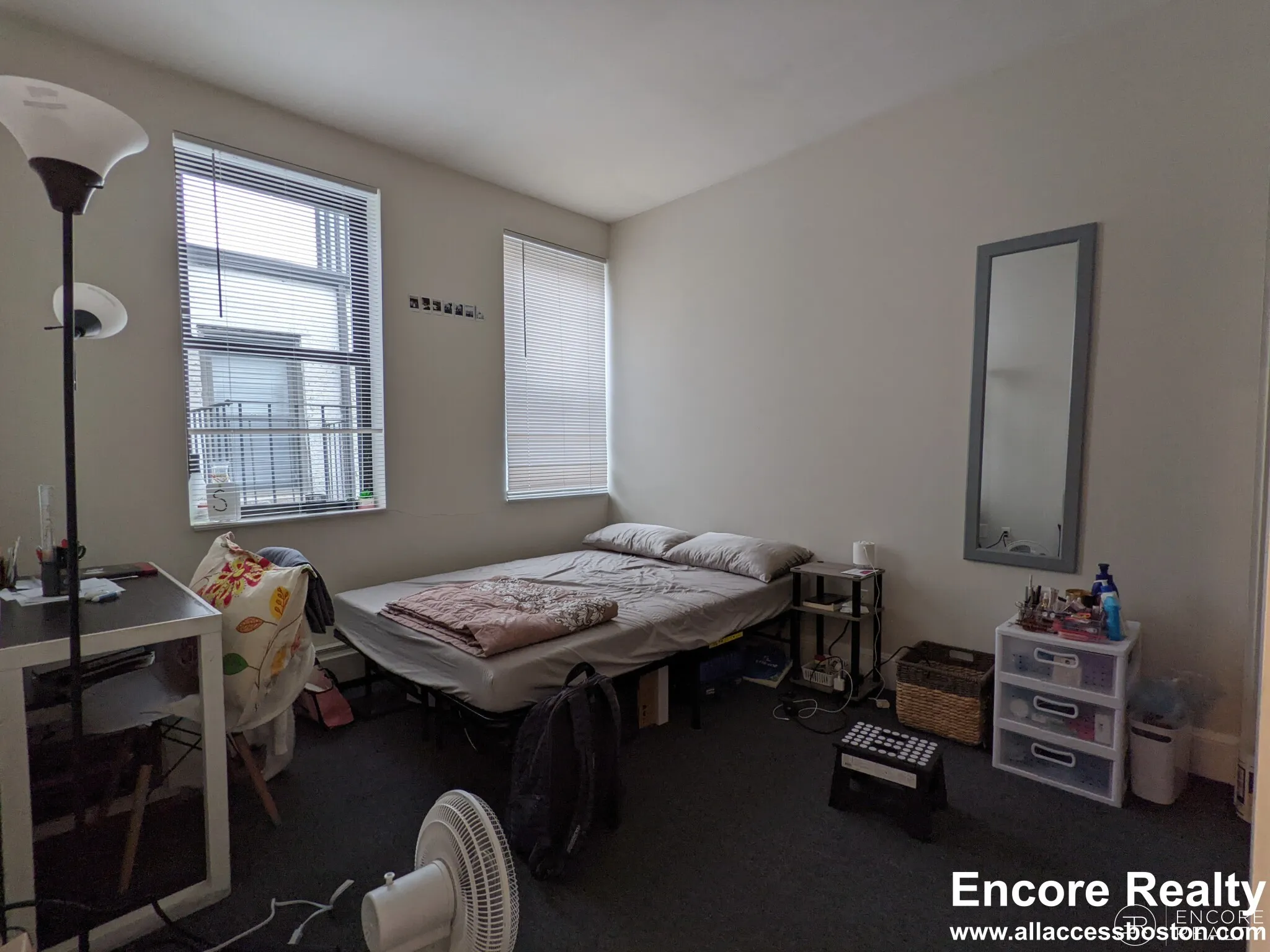 833 Beacon St, Fenway