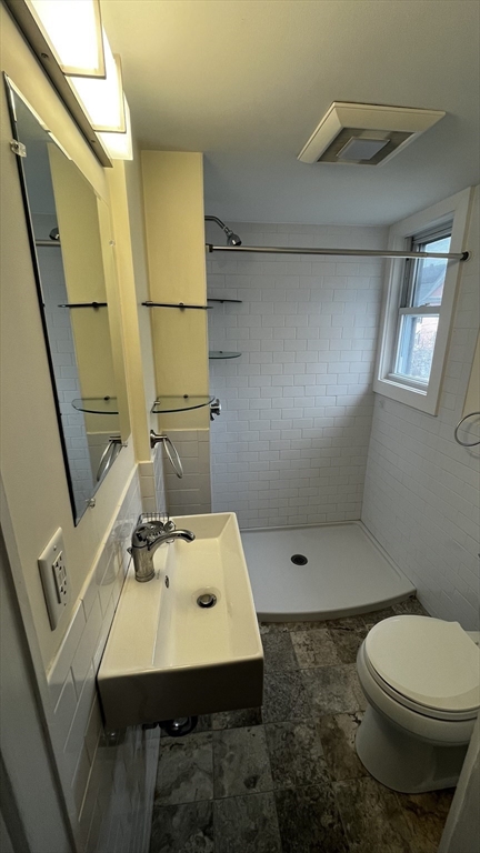 39 Wyoming Ave, Malden