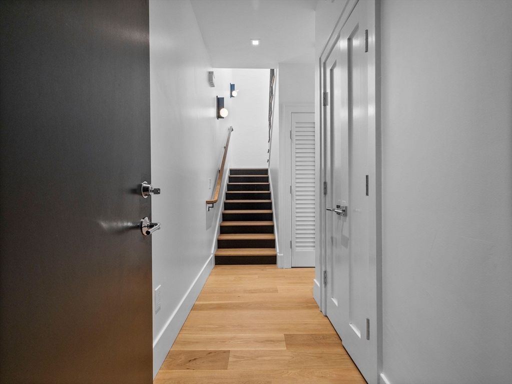 12 Deer St, Dorchester