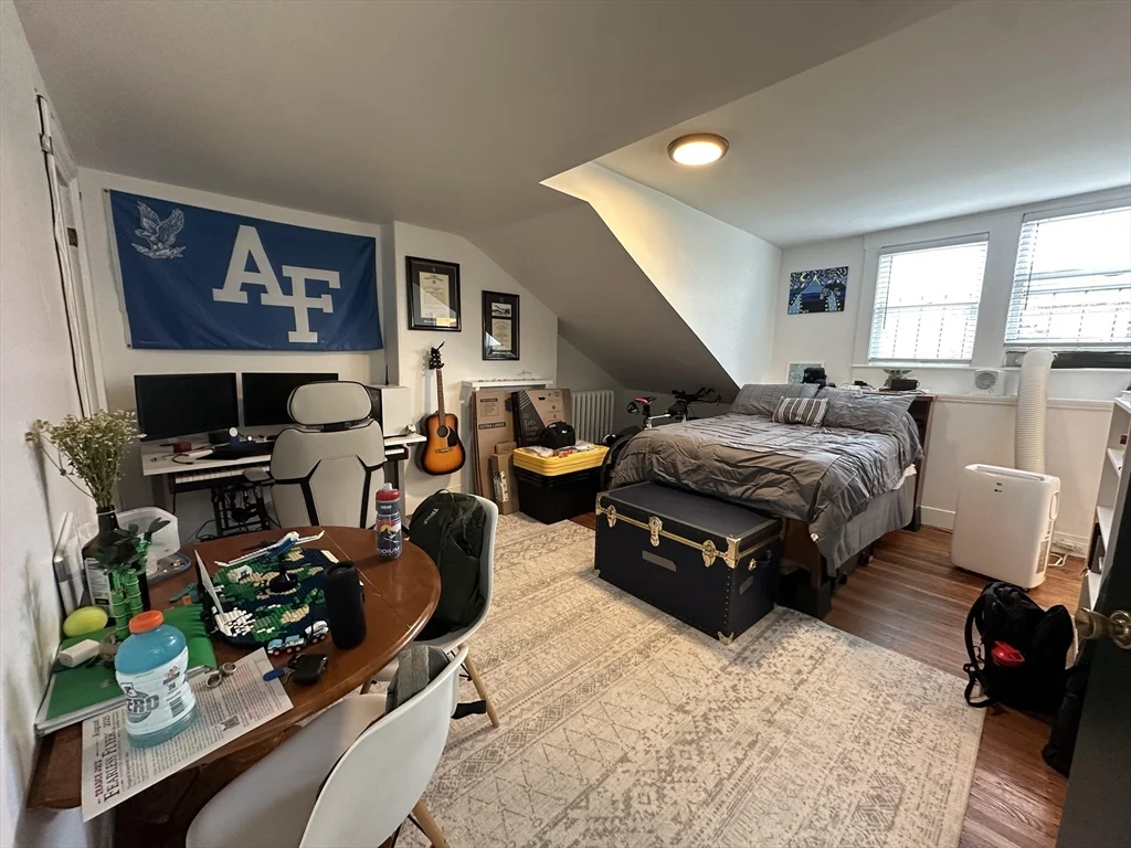 107 Charles St, Beacon Hill