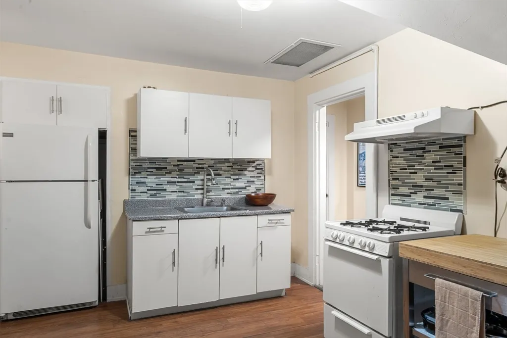 21 Wenham St, Jamaica Plain