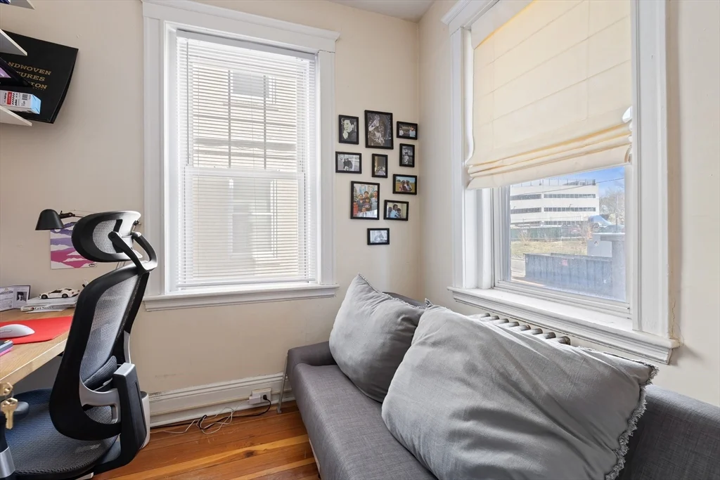 242 S Huntington Ave, Jamaica Plain