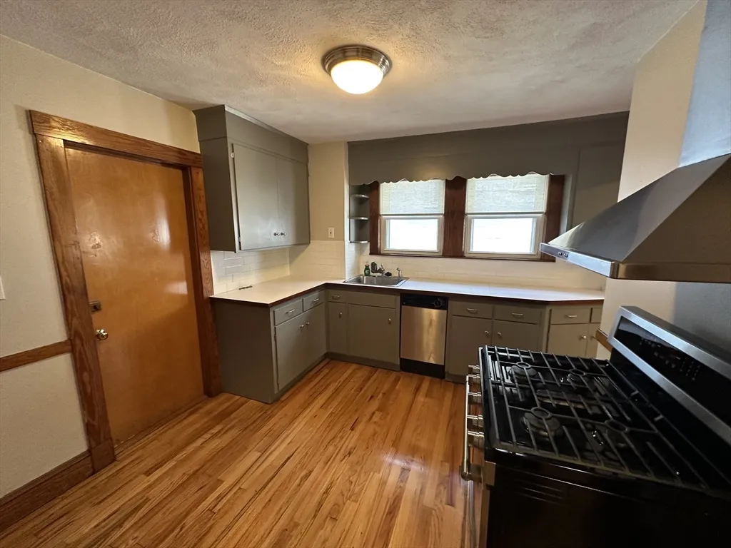 77 Walk Hill, Jamaica Plain