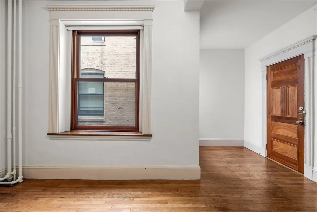 8 Garrison St, Back Bay