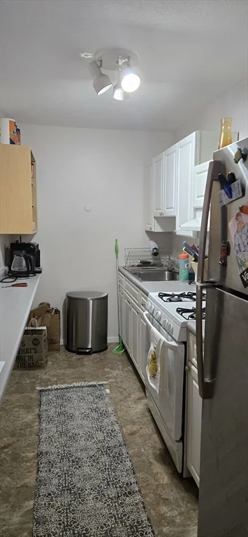 2 Hawthorne, West End