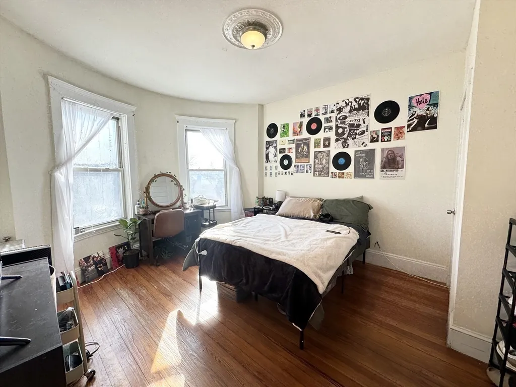 692 Columbia Rd, Boston