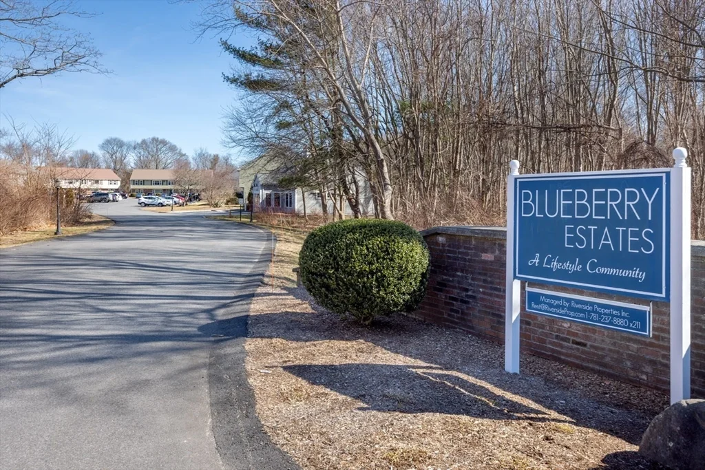2 Blueberry Drive(55 Plus), Upper Four Corners