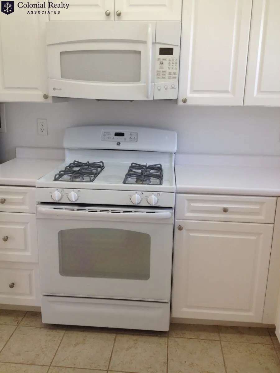 128 Gerry Rd, Chestnut Hill