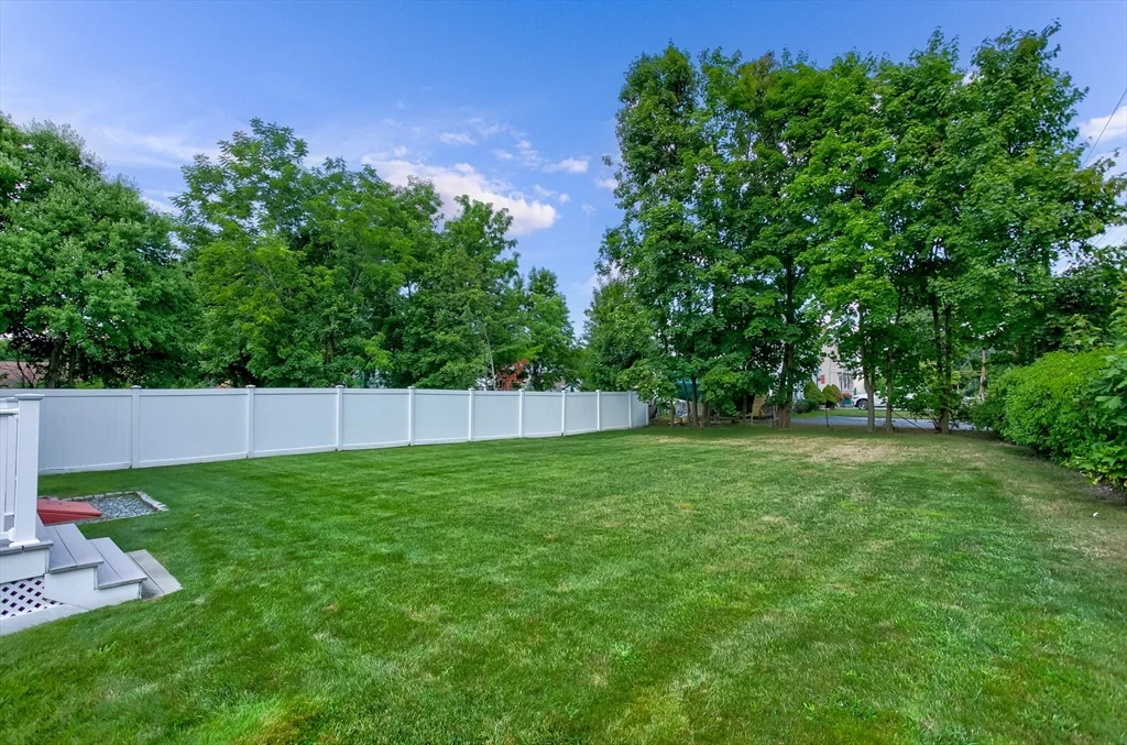 3 Hawthorne St, Woburn