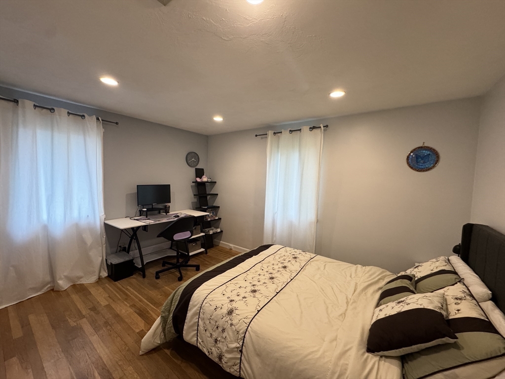 45 Dexter Rd, Newtonville