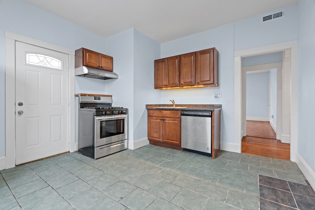 630 Centre St, Jamaica Plain