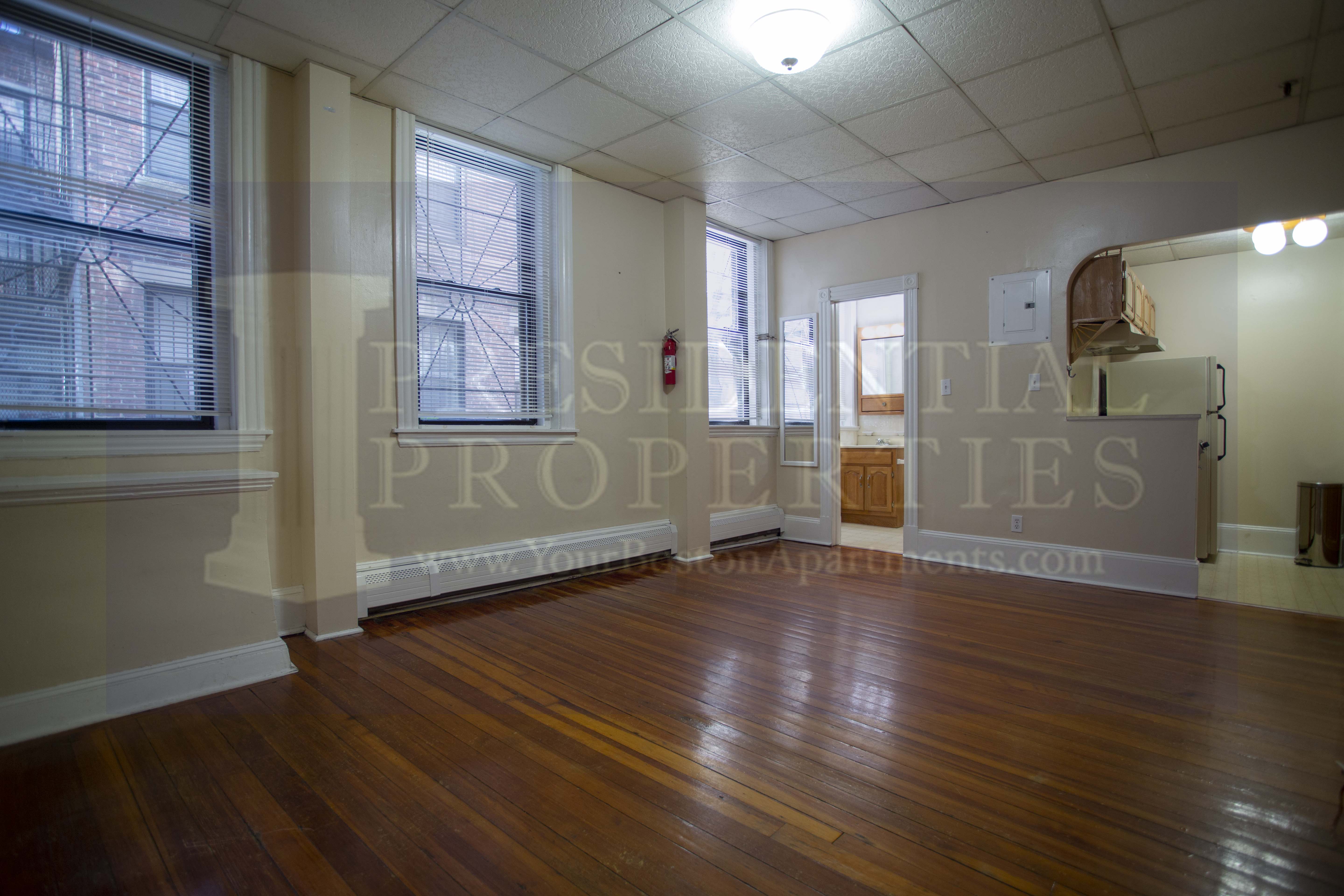 Studio bed, 1 bath apartment for rent at 37 Joy St Unit 2, Beacon Hill — photo 1 of 9