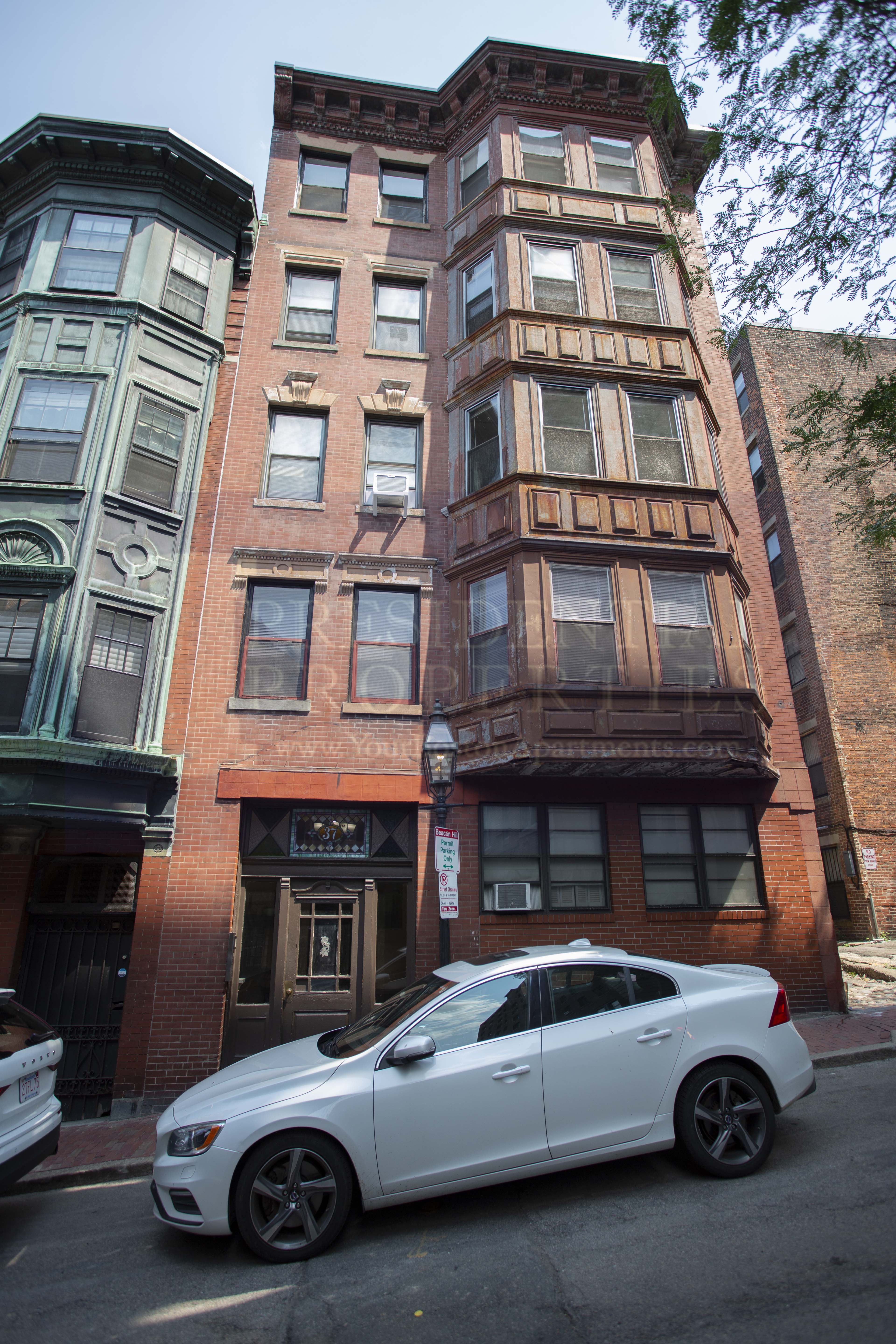Studio bed, 1 bath apartment for rent at 37 Joy St Unit 2, Beacon Hill — photo 5 of 9