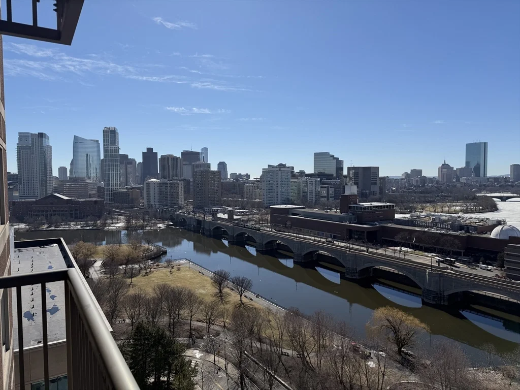 10 Museum Way, East Cambridge