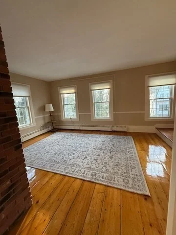 12 Mayhew St, Hopkinton