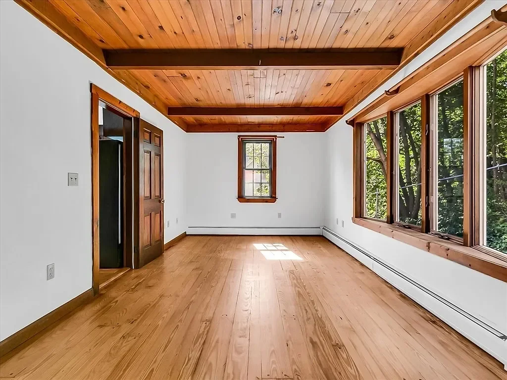 63 Johnson St, West Roxbury