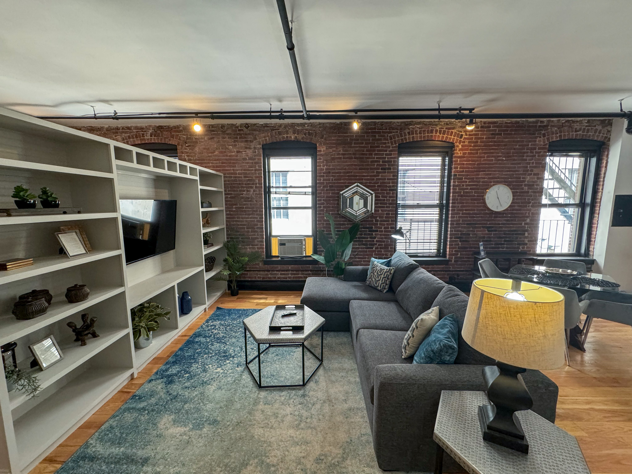 19 Stanhope St, Back Bay