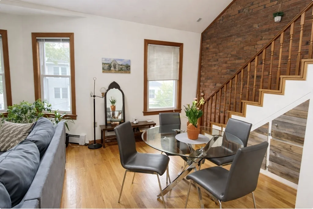 30 Newbern St, Jamaica Plain