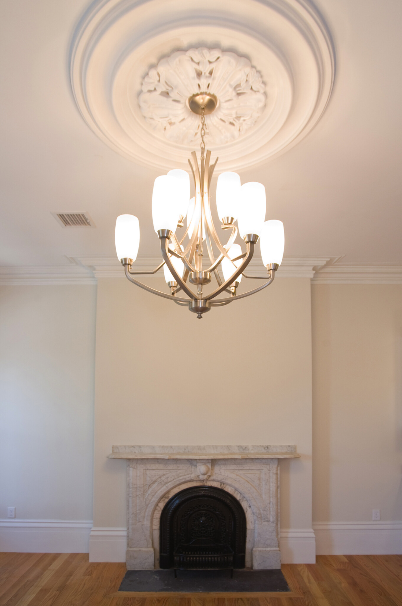 658 Massachusetts Ave, South End