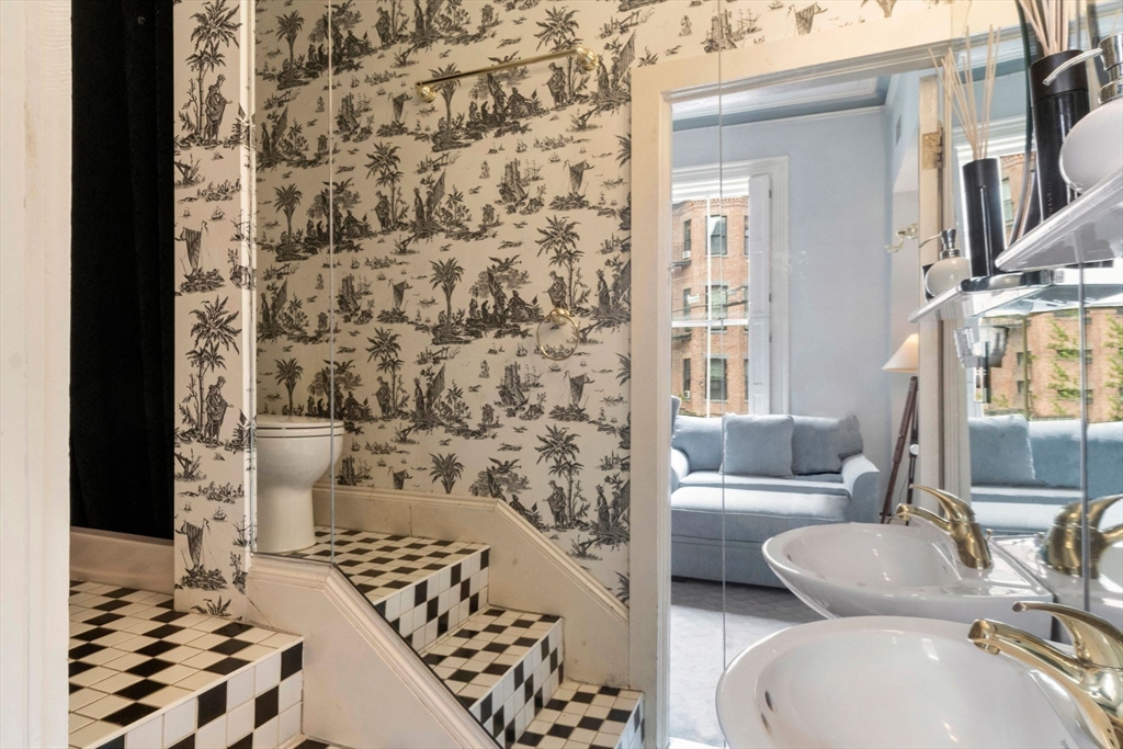 319 Marlborough St, Back Bay