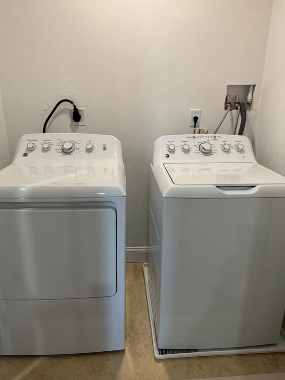 12 Kiara Dr, Worcester