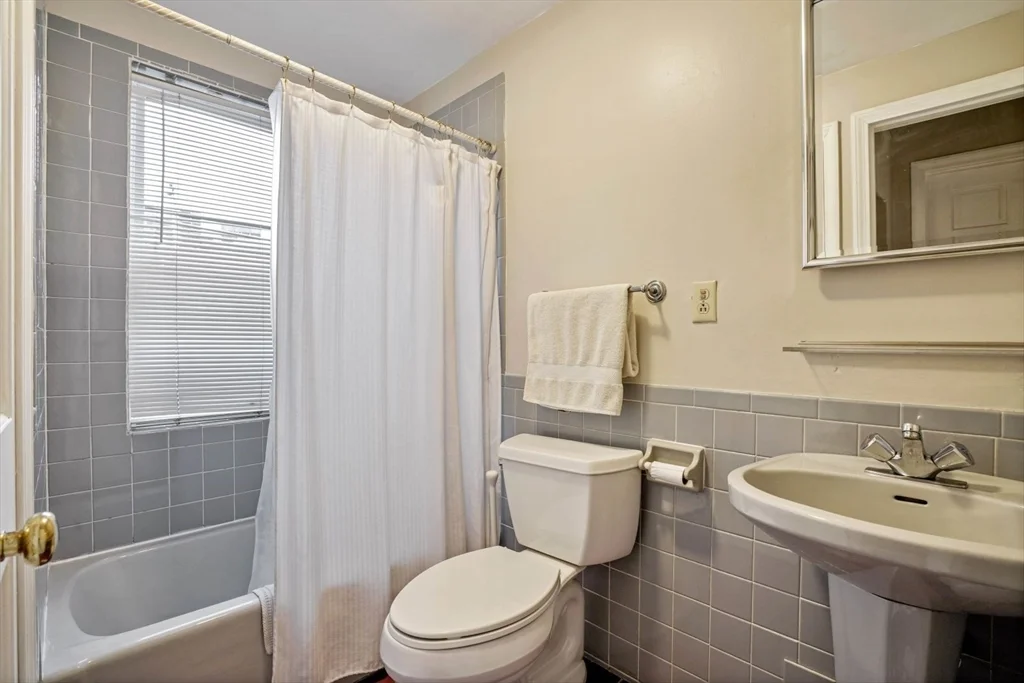 1 Goodwin Pl, Beacon Hill