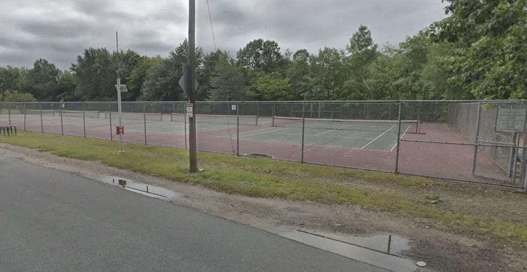 21A Mystic River Rd, West Medford