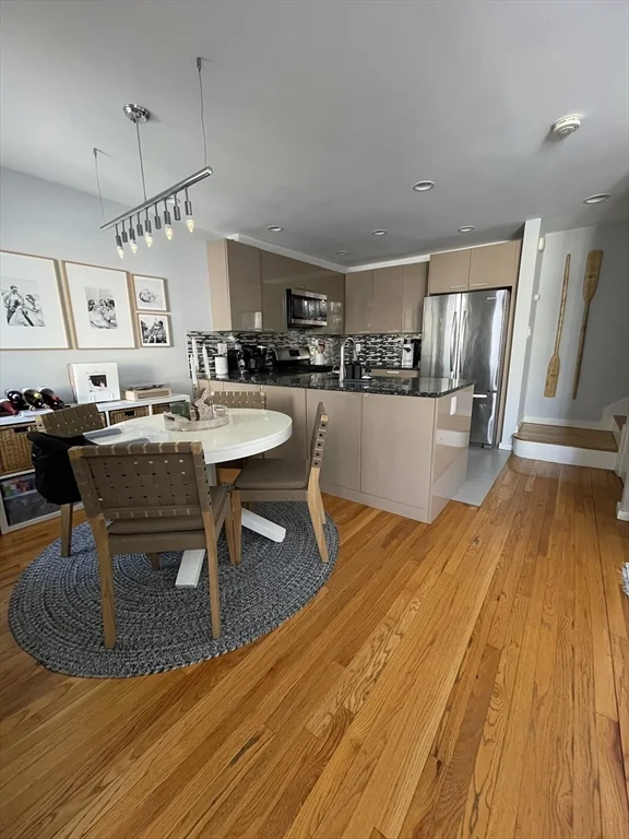 595 Putnam Ave, Cambridgeport