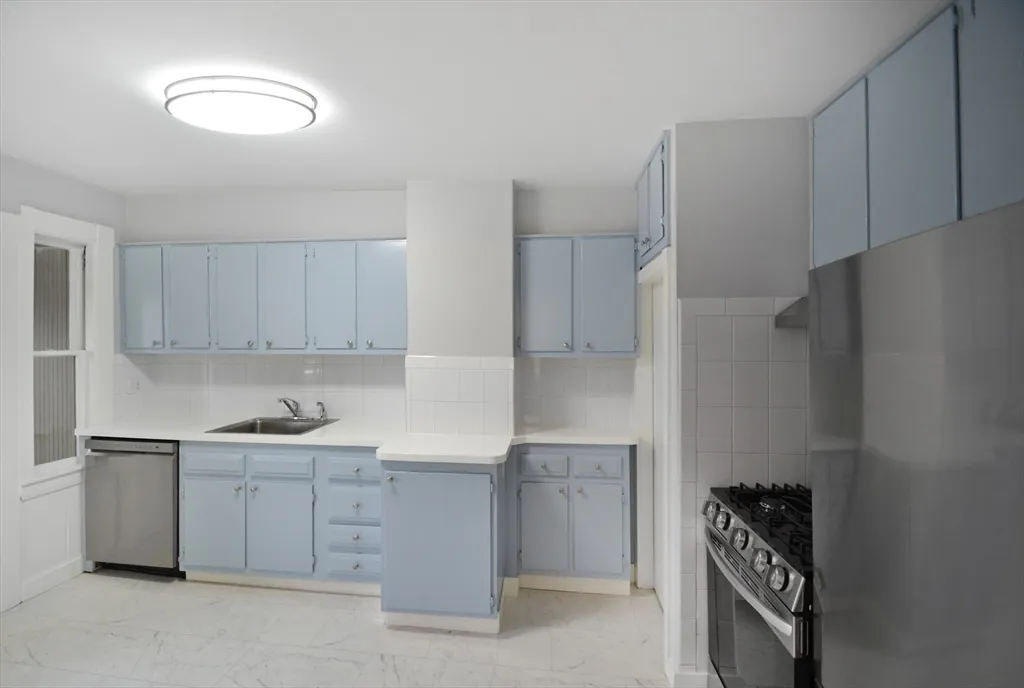 110 Webster St, West Newton