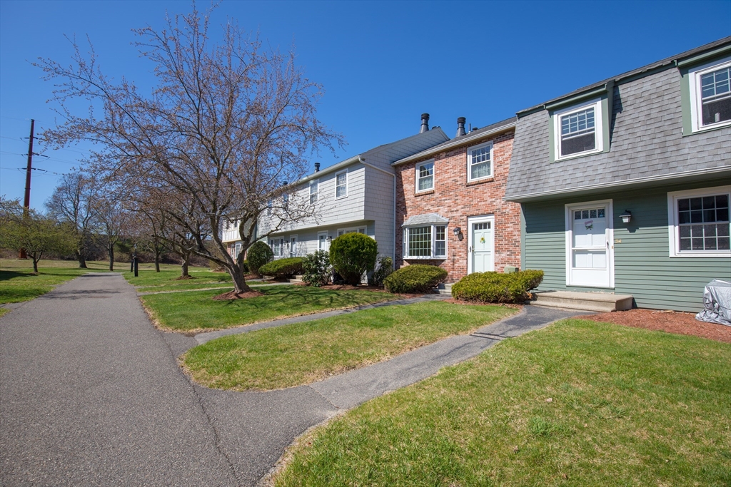 55 Prescott Dr, Chelmsford