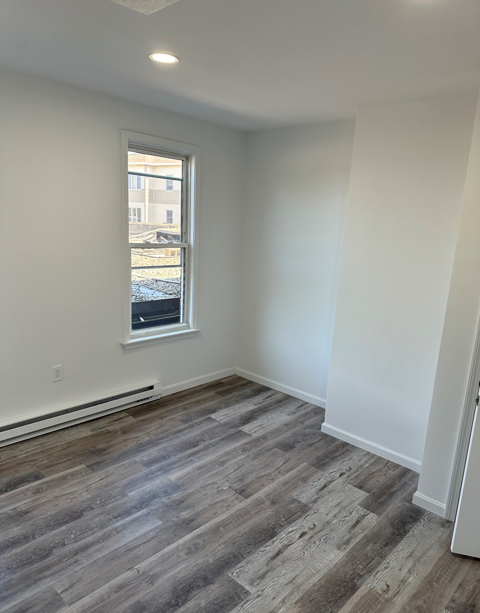 3 bed, 1 bath apartment for rent at 8-10 Boston St Unit 3, South Boston — photo 3 of 5
