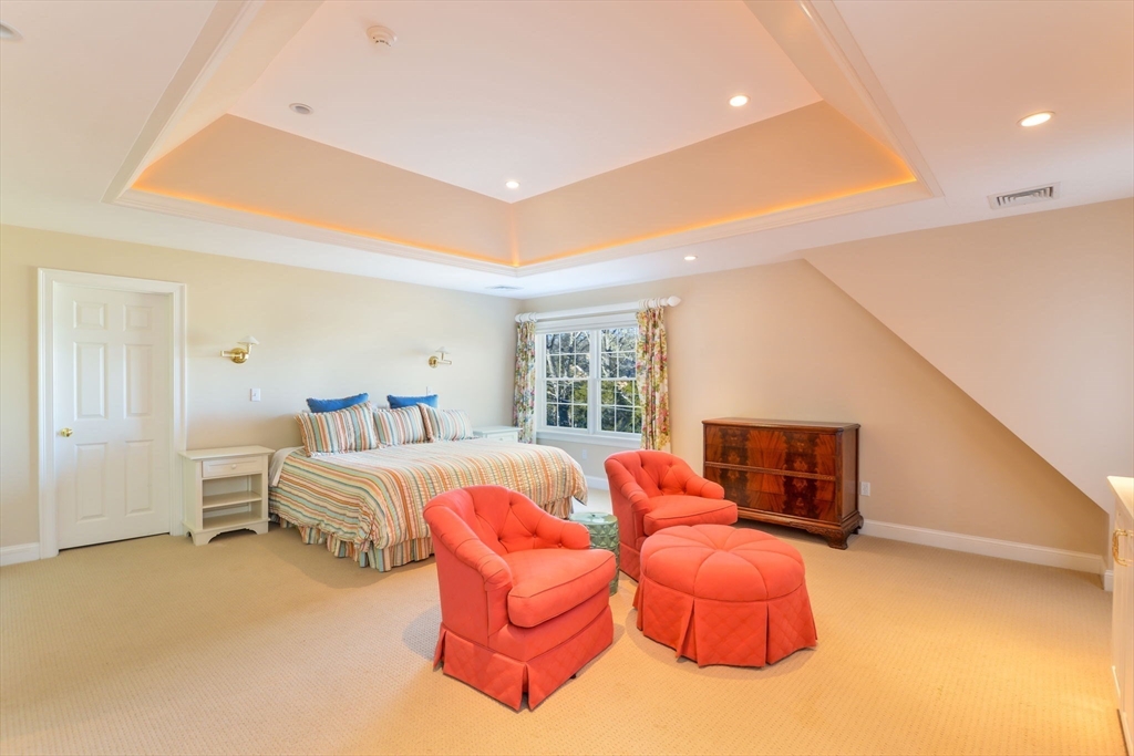 1 Puddingstone Ln, Acoaxet