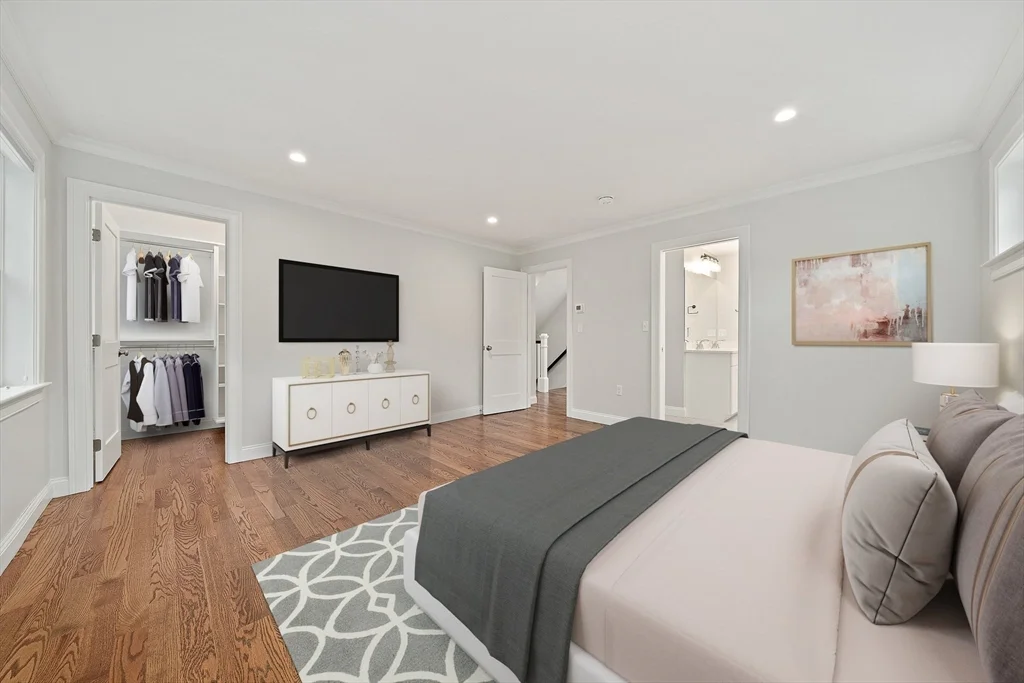 15 Lakeview Ave, Waltham