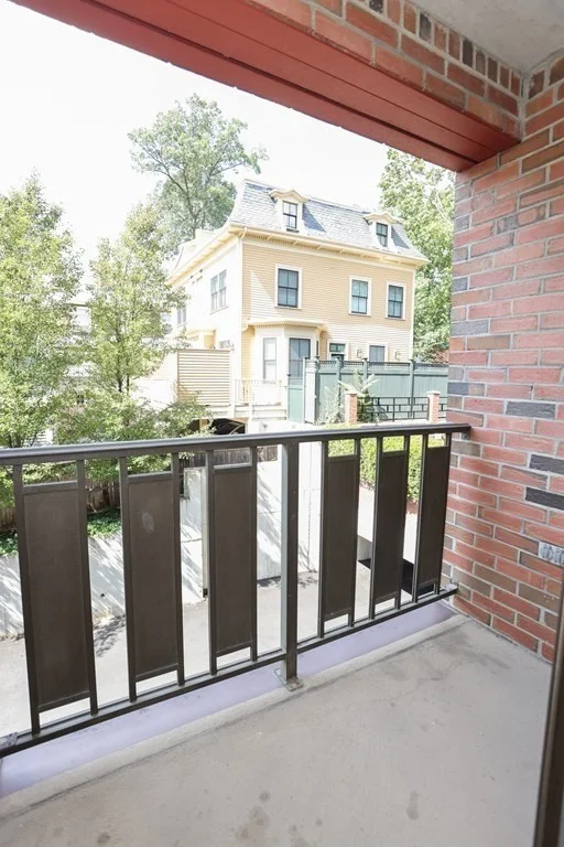 44 Concord Ave, Neighborhood 9