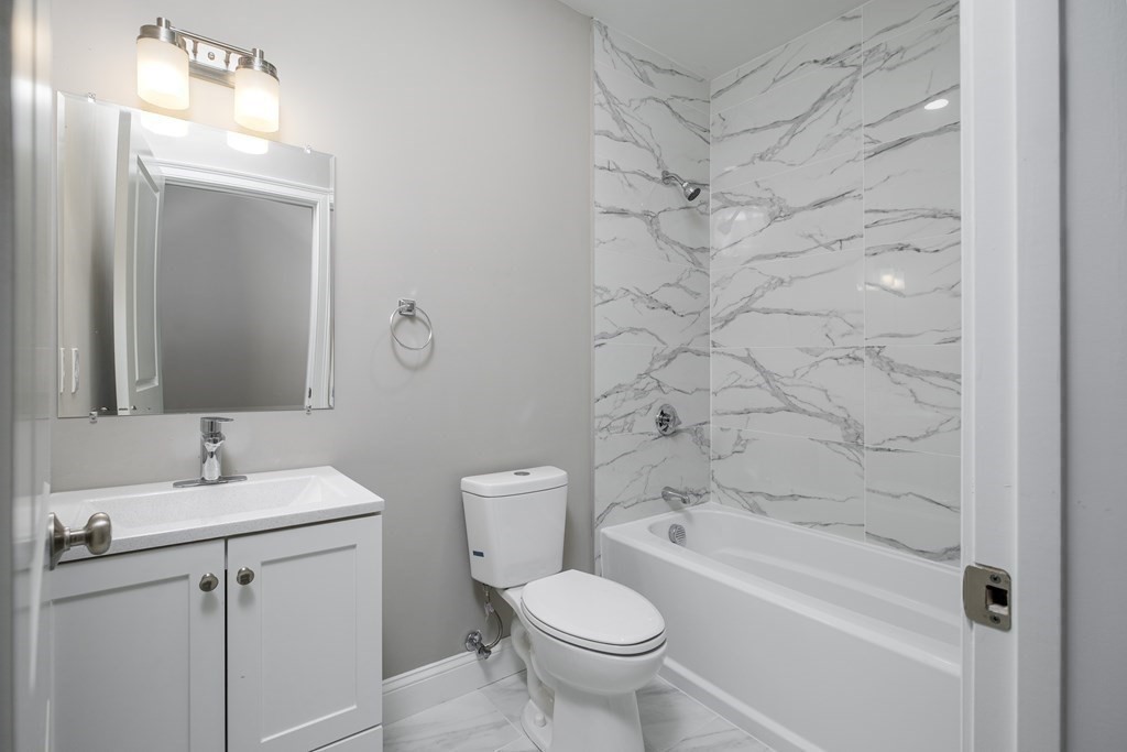 242 Mountain Ave, Revere