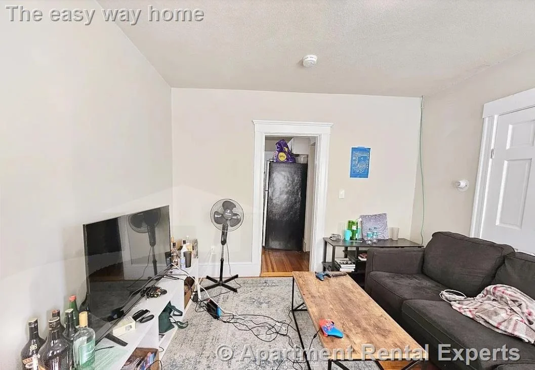 91 Frederick Ave, Tufts