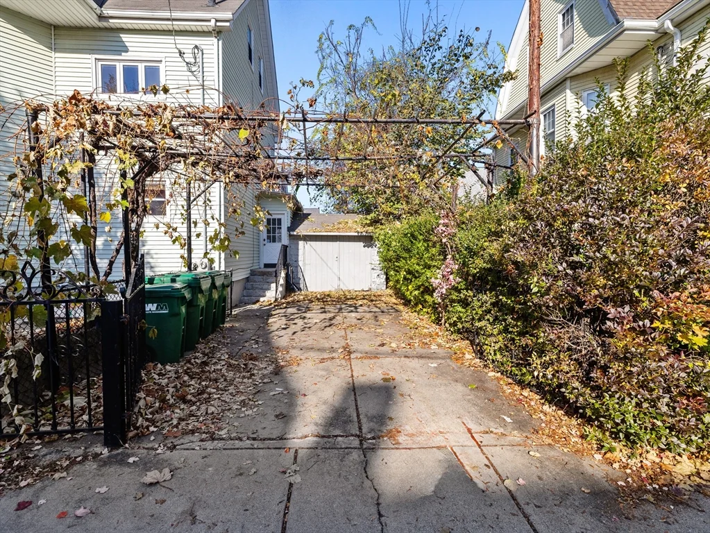 42 William St, Medford