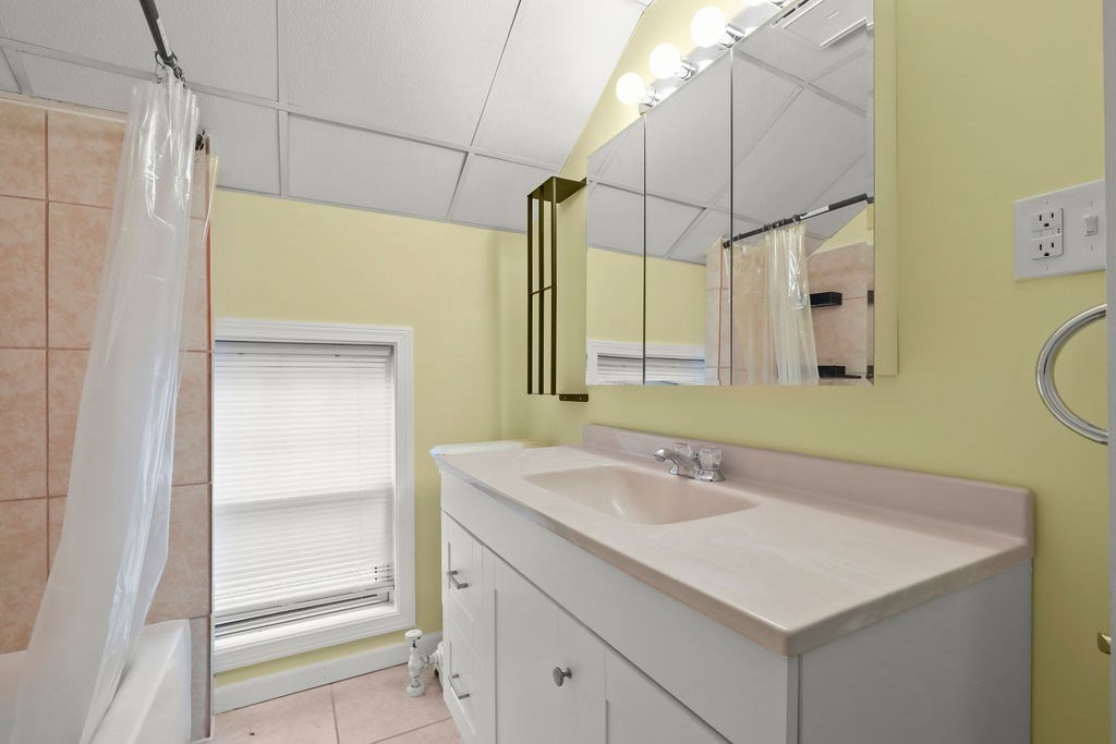 10 Cottage St, Attleboro Falls