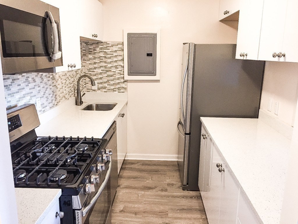 44 Washington St, Longwood