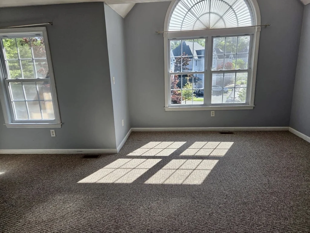100 Nutting Rd, Westford