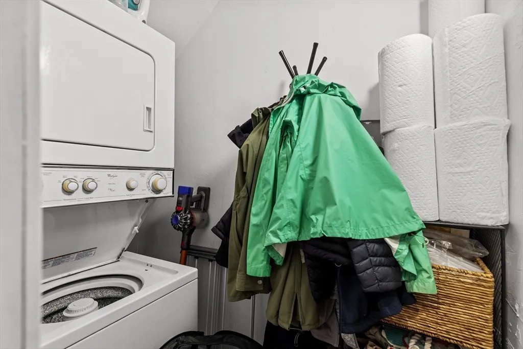 297 D St, South Boston